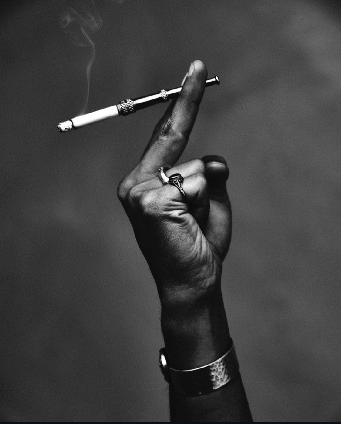 Root Smoke Holder (Stock)