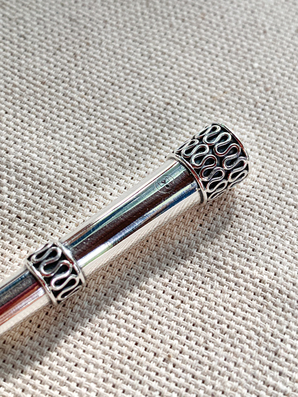 Root Silver Smoke Holder Detail Shot