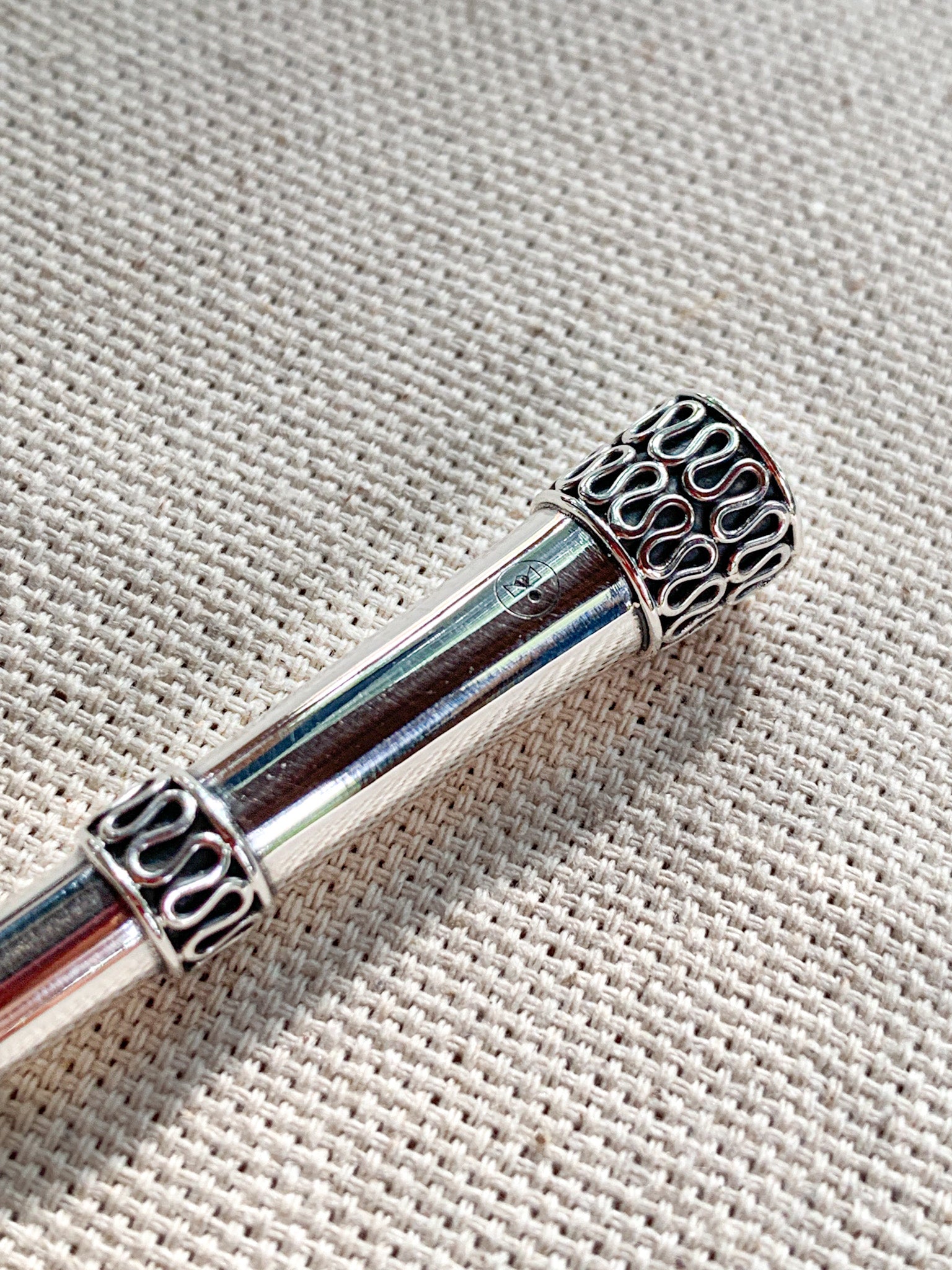 Root Silver Smoke Holder Detail Shot